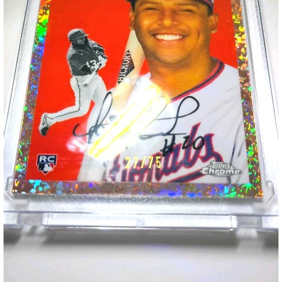 Israel Pineda #153 Topps Chrome Rose Gold Speckled Refractor #153 2023 SP /75 - Picture 3 of 6
